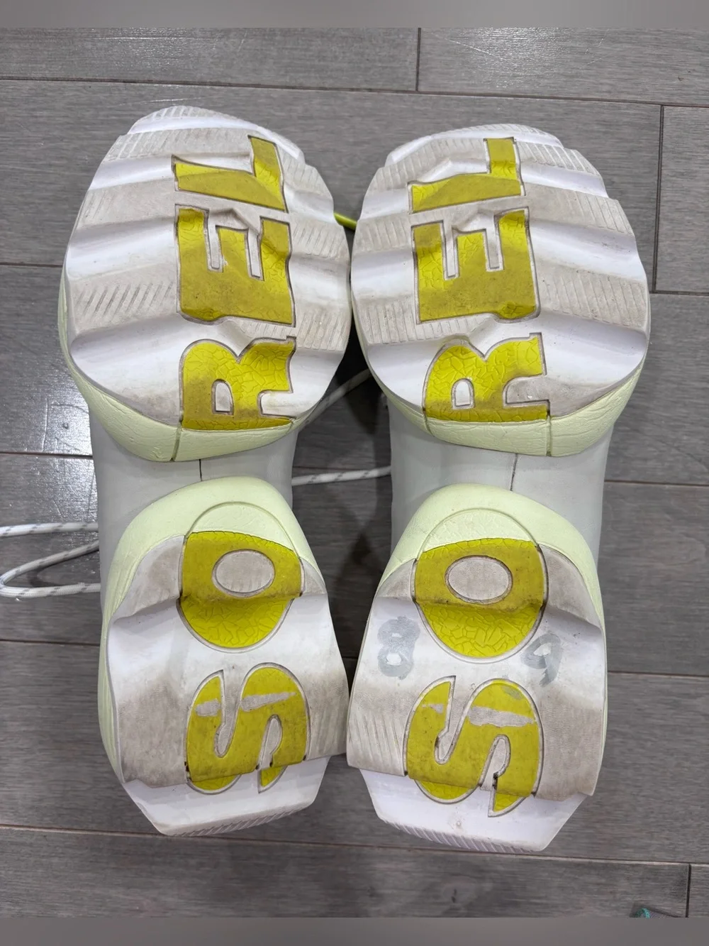 Sorel Kinetic Impact Lace Sneakers Womens 7.5 Dune Yellow Chunky Sole Trendy